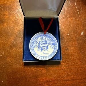 Vintage 1979 Royal Copenhagen O Christmas Tree Ornament - Porcelain Ornament